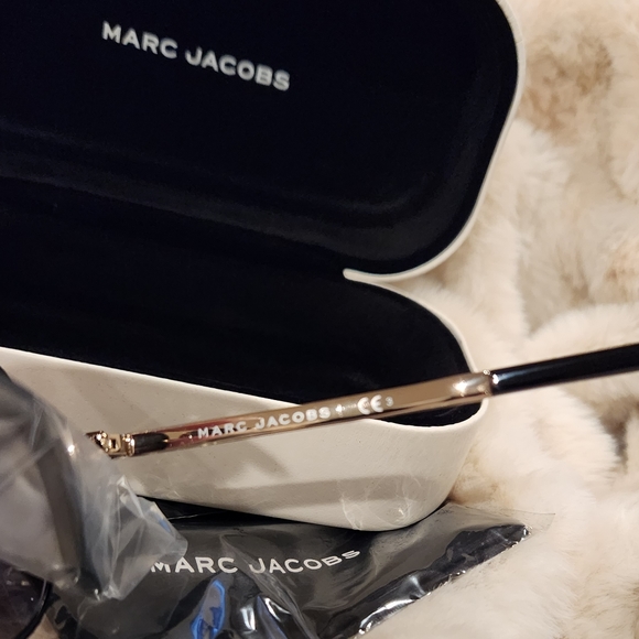 New!! MARC JACOBS- 317/S Sunglasses Gold Grey (90) / Dark Grey Gradient - Picture 5 of 7